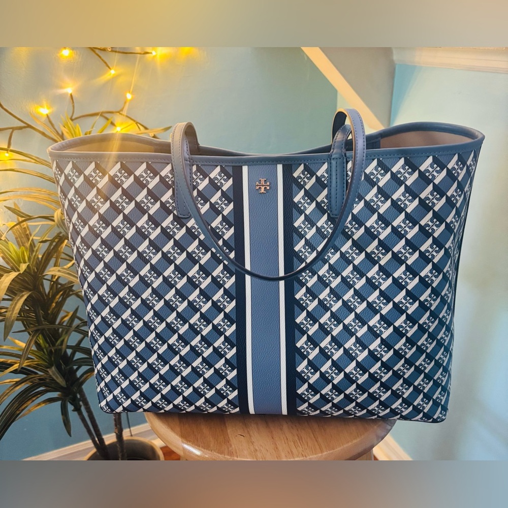 Tory Burch NWOT Blue Geo T Tote Bag